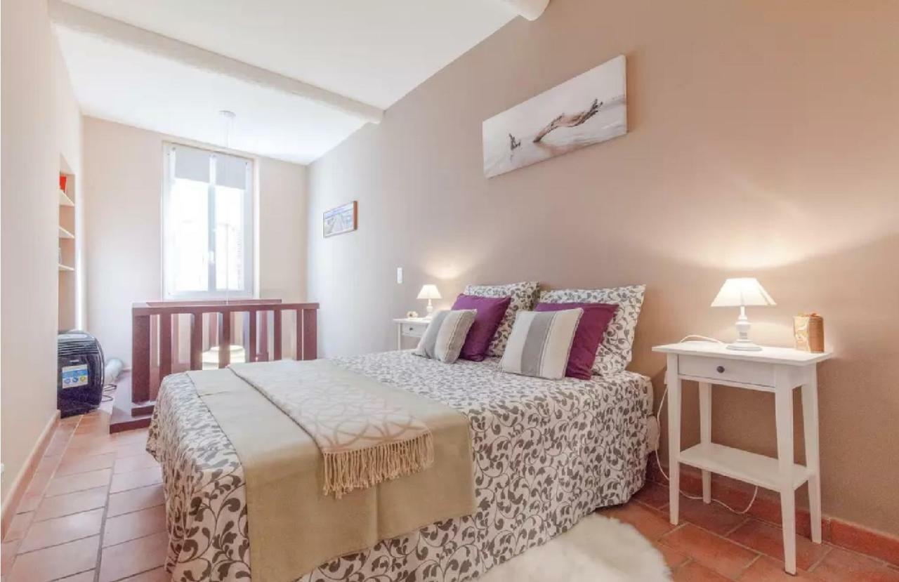 Apartment 2 Bedrooms 2 Bathrooms In Old